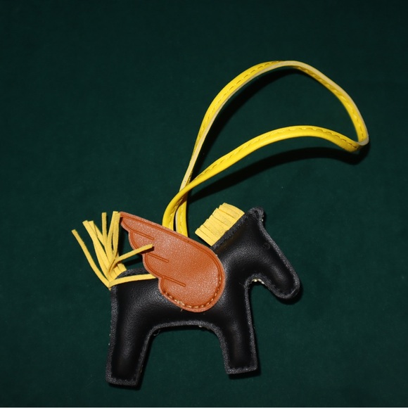 Bling Phony Charms - Picture 4 of 16